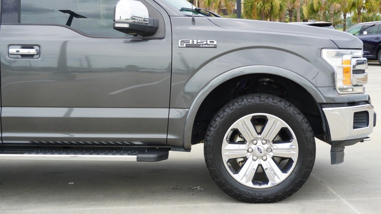 Used 2019 Gray Ford LARIAT image 9