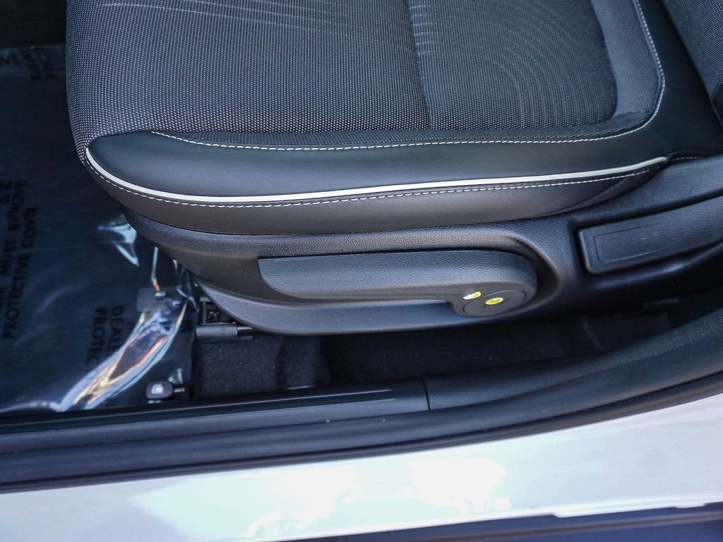 Used 2025 White Hyundai Limited image 19