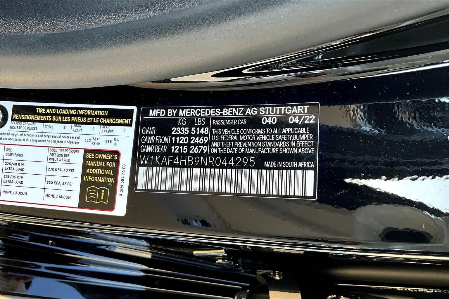 Used 2022 Obsidian Black Metallic Mercedes-Benz C 300 image 31