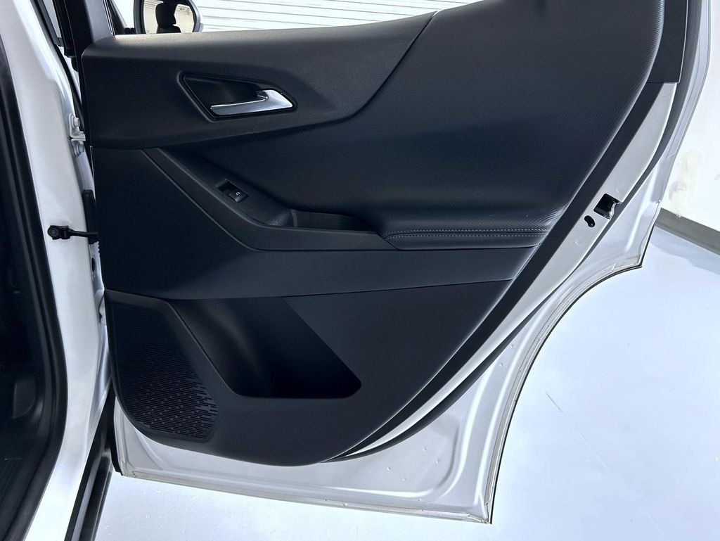 Used 2025 White Chevrolet LT image 17