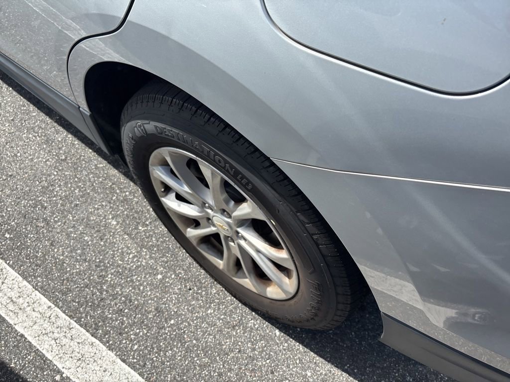 Used 2018 SILVER ICE METALLIC Chevrolet LS image 15