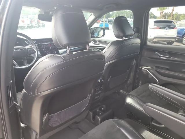 Used 2021 Black Jeep Altitude image 13