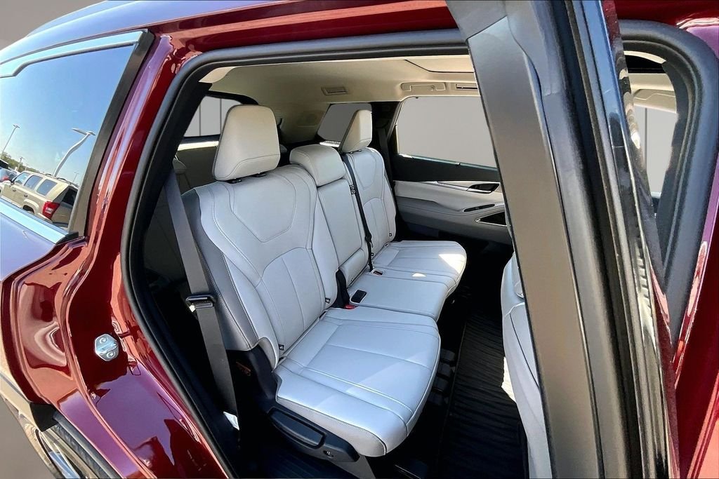 Used 2026 Red INFINITI LUXE image 29