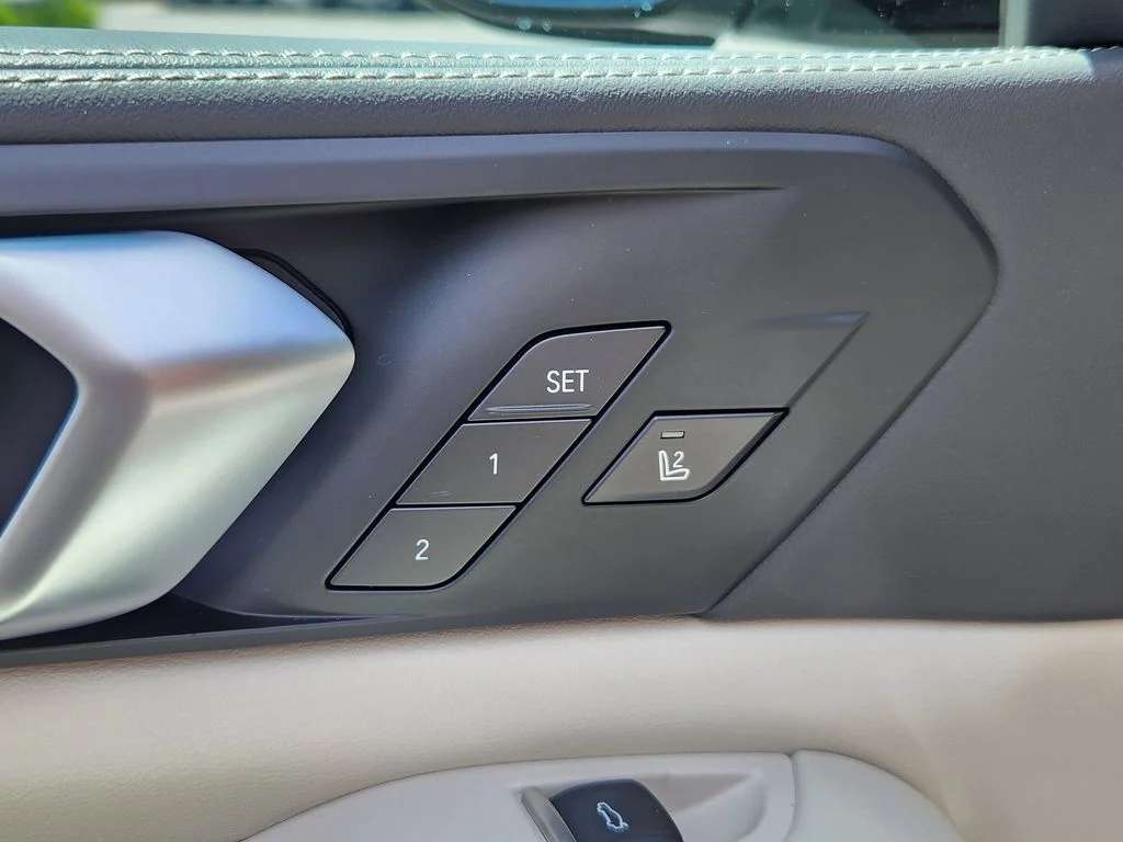 New 2026 Dravit Grey Metallic BMW xDrive40i image 16