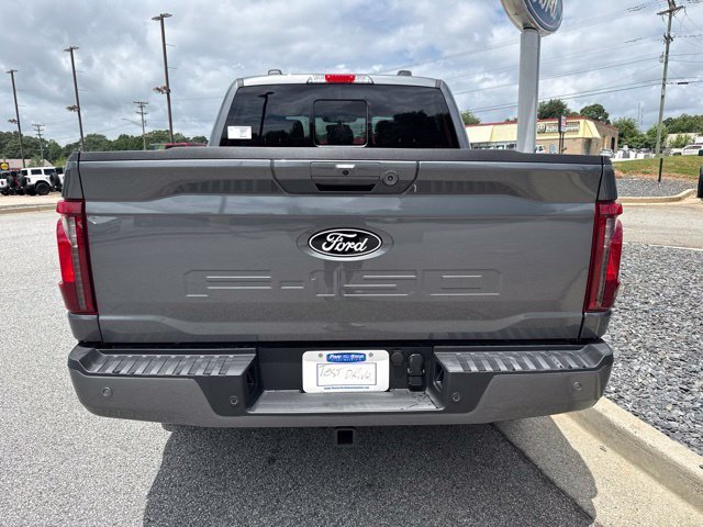 New 2026 Carbonized Gray Metallic Ford XLT image 8