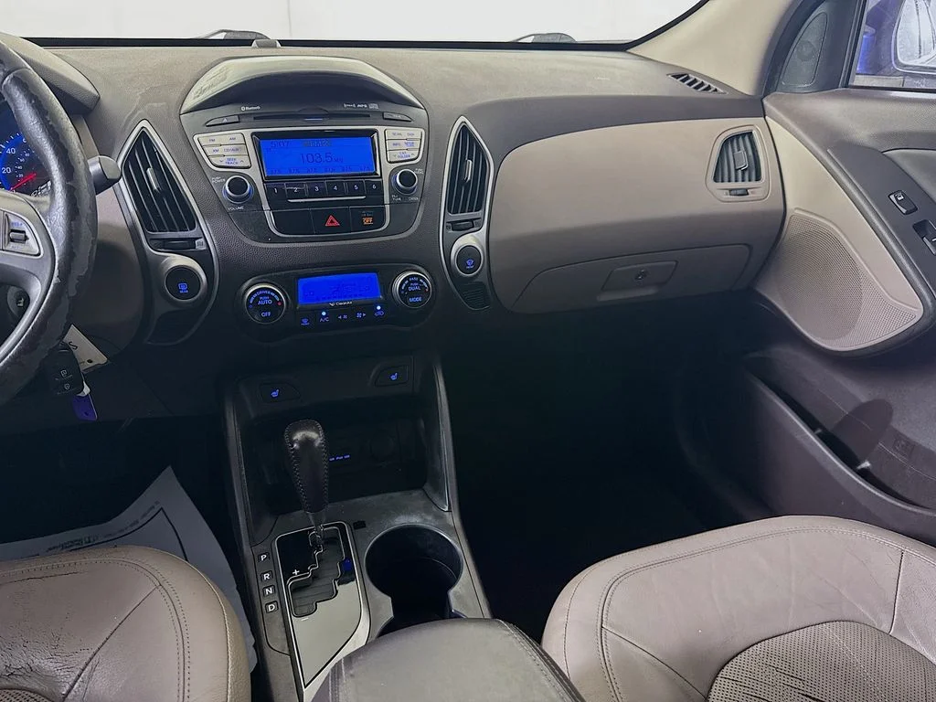 Used 2010 Blue Hyundai Limited image 26