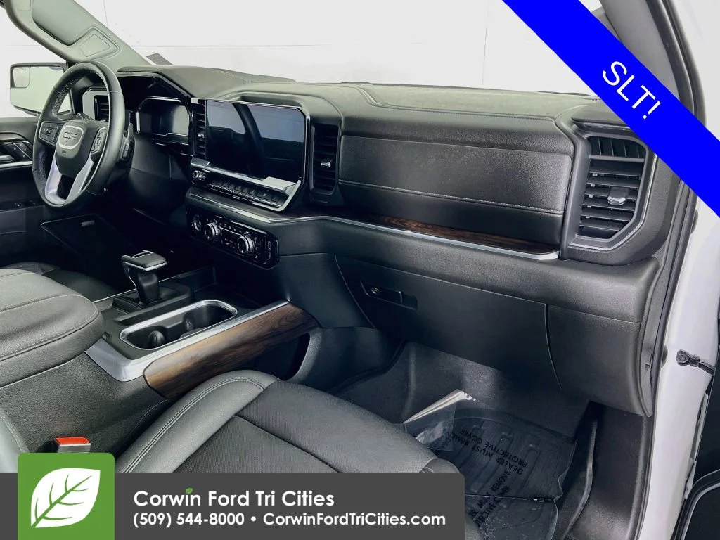 Used 2023 Summit White GMC SLT image 28
