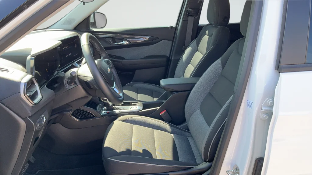 Used 2026 White Chevrolet LT image 17