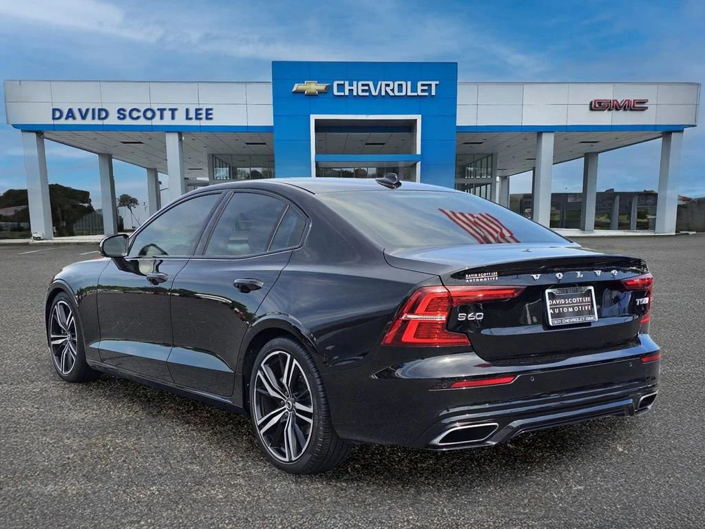 Used 2020 Black Stone Volvo R-Design image 11
