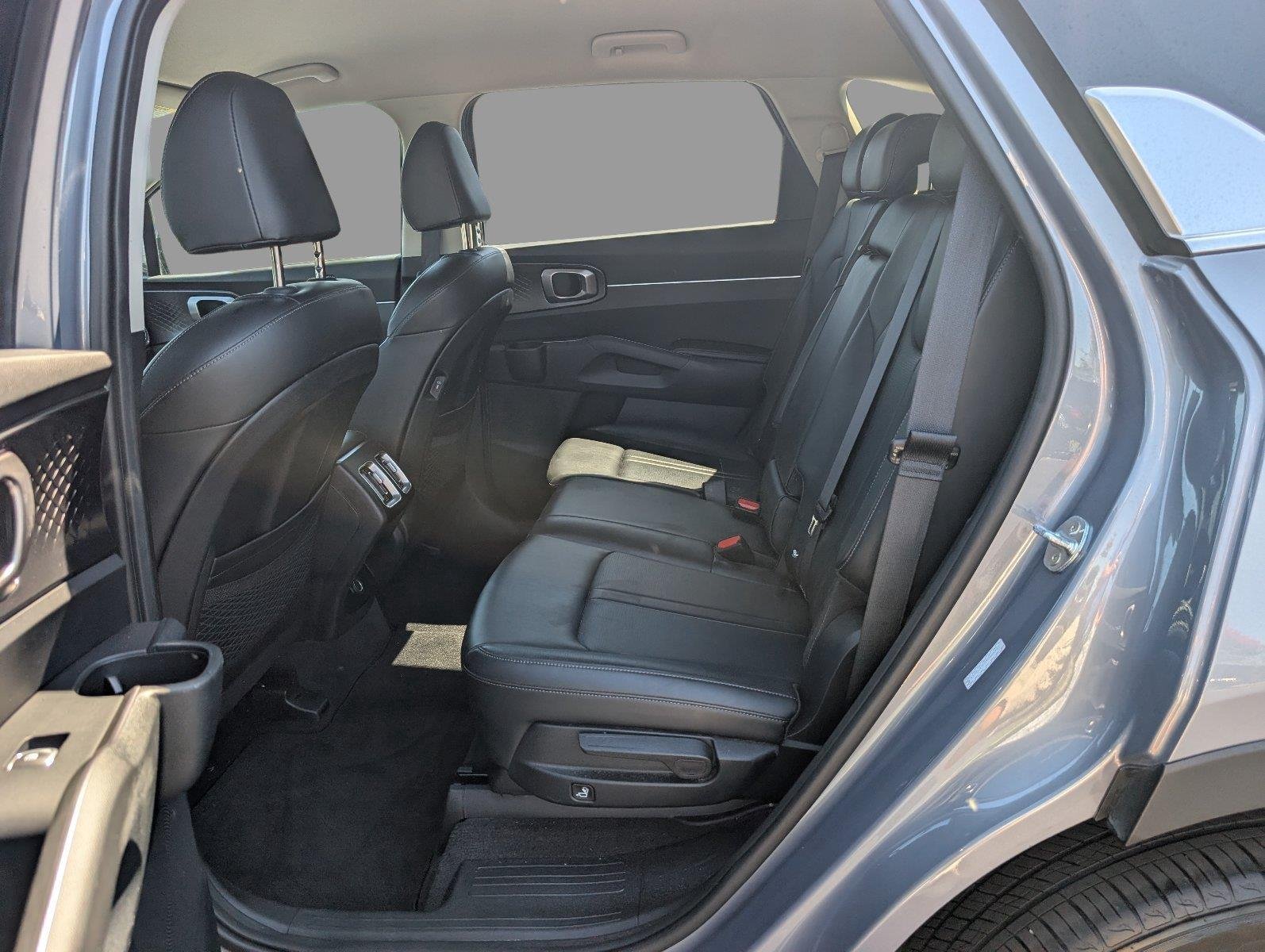 Used 2024 Everlasting Silver Kia S image 32