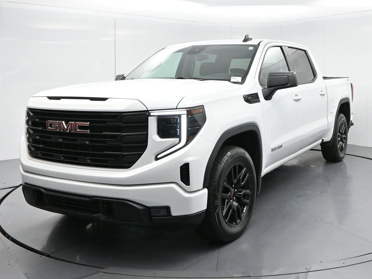 Used 2024 Summit White GMC Elevation image 3