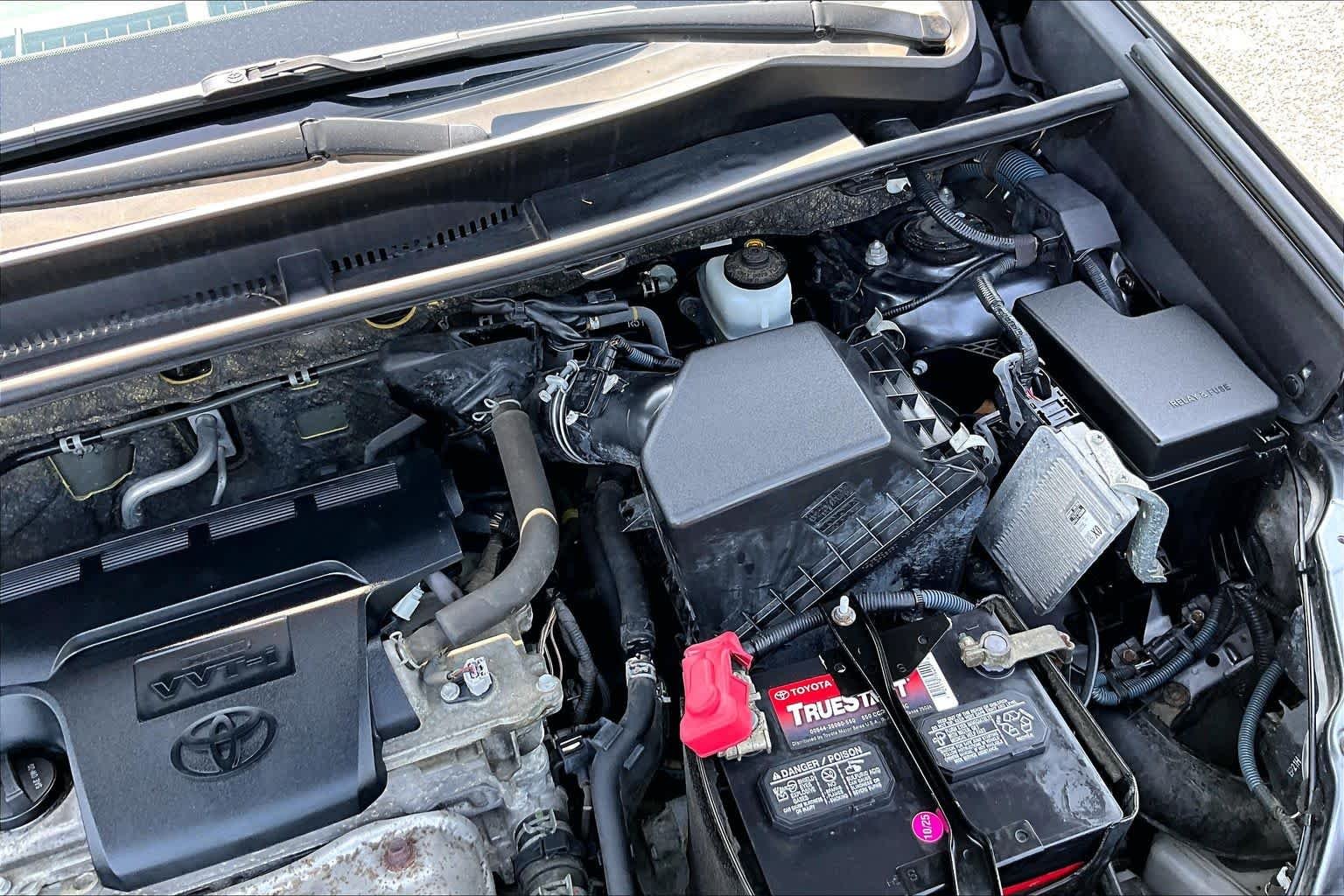 Used 2016 Magnetic Gray Metallic Toyota XLE image 33