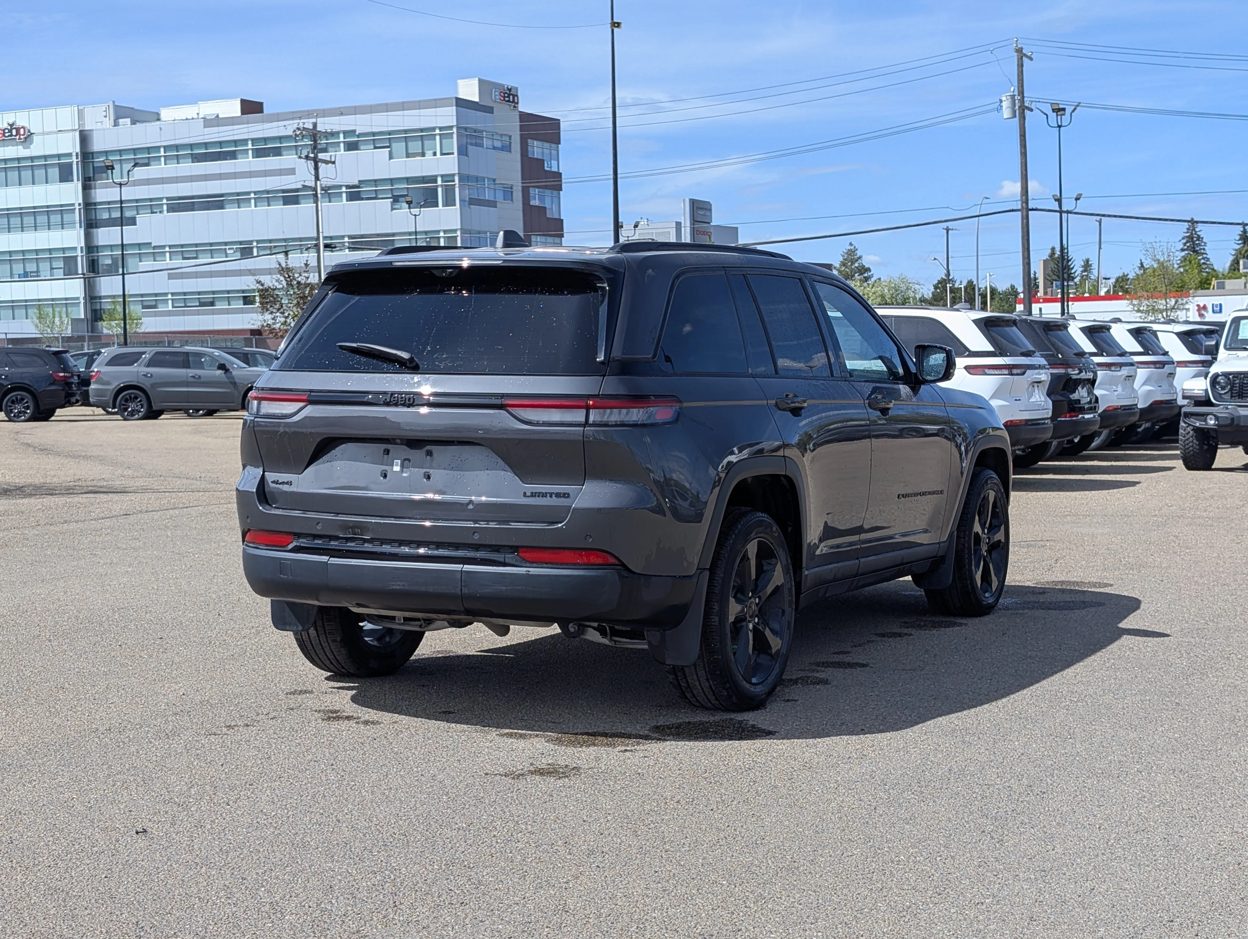 Used 2025 Baltic Grey Metallic Jeep Limited image 7