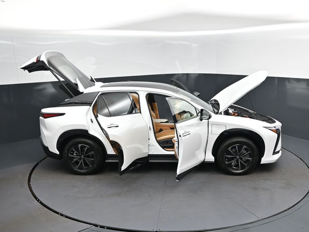 New 2026 Oxygen White Lexus  350e PREMIUM image 50