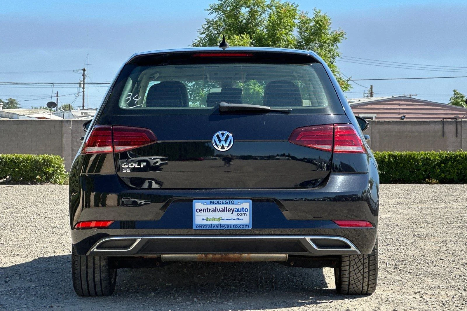 Used 2019 Deep Black Pearl Volkswagen SE image 5