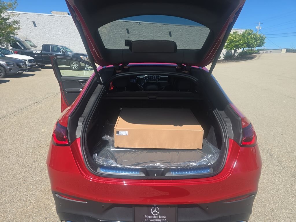 New 2027 MANUFAKTUR Patagonia Red Metallic Mercedes-Benz GLC 300 image 23