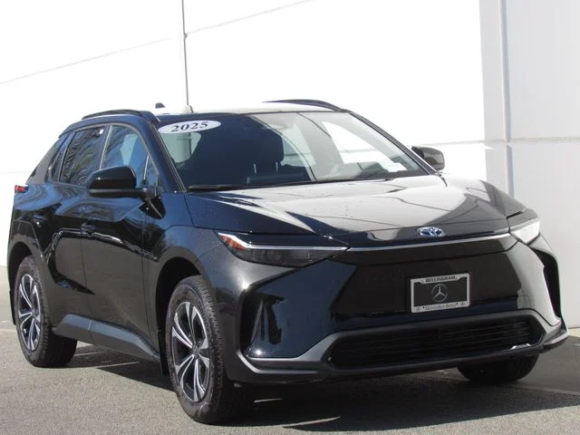 Used 2025 Toyota bZ4X XLE with VIN JTMAAAAA6SA069352 for sale in Bellingham, WA
