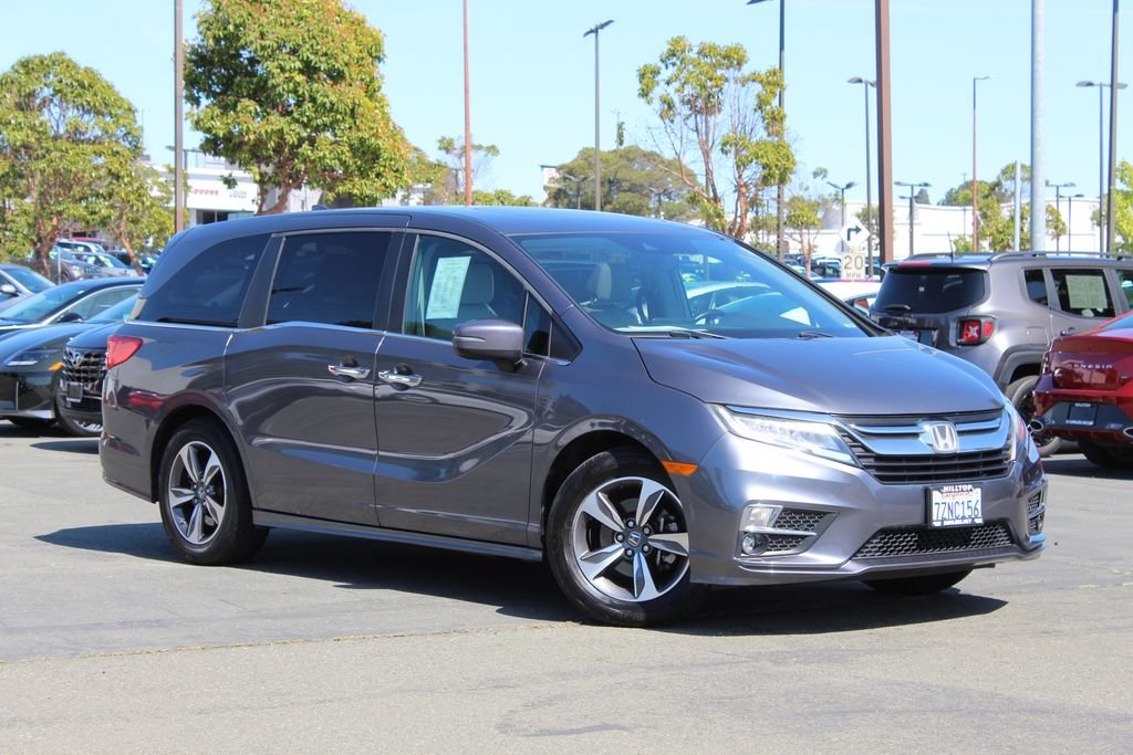 2018 Honda Odyssey Touring's photo