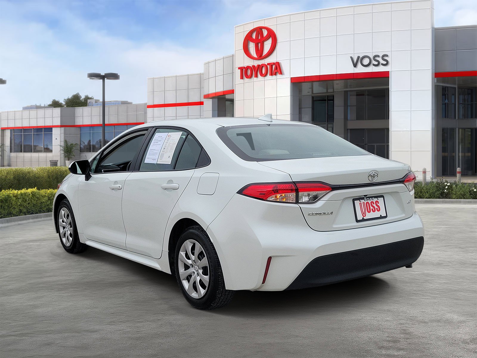 2026 Toyota Corolla LE, photo 2 of 12