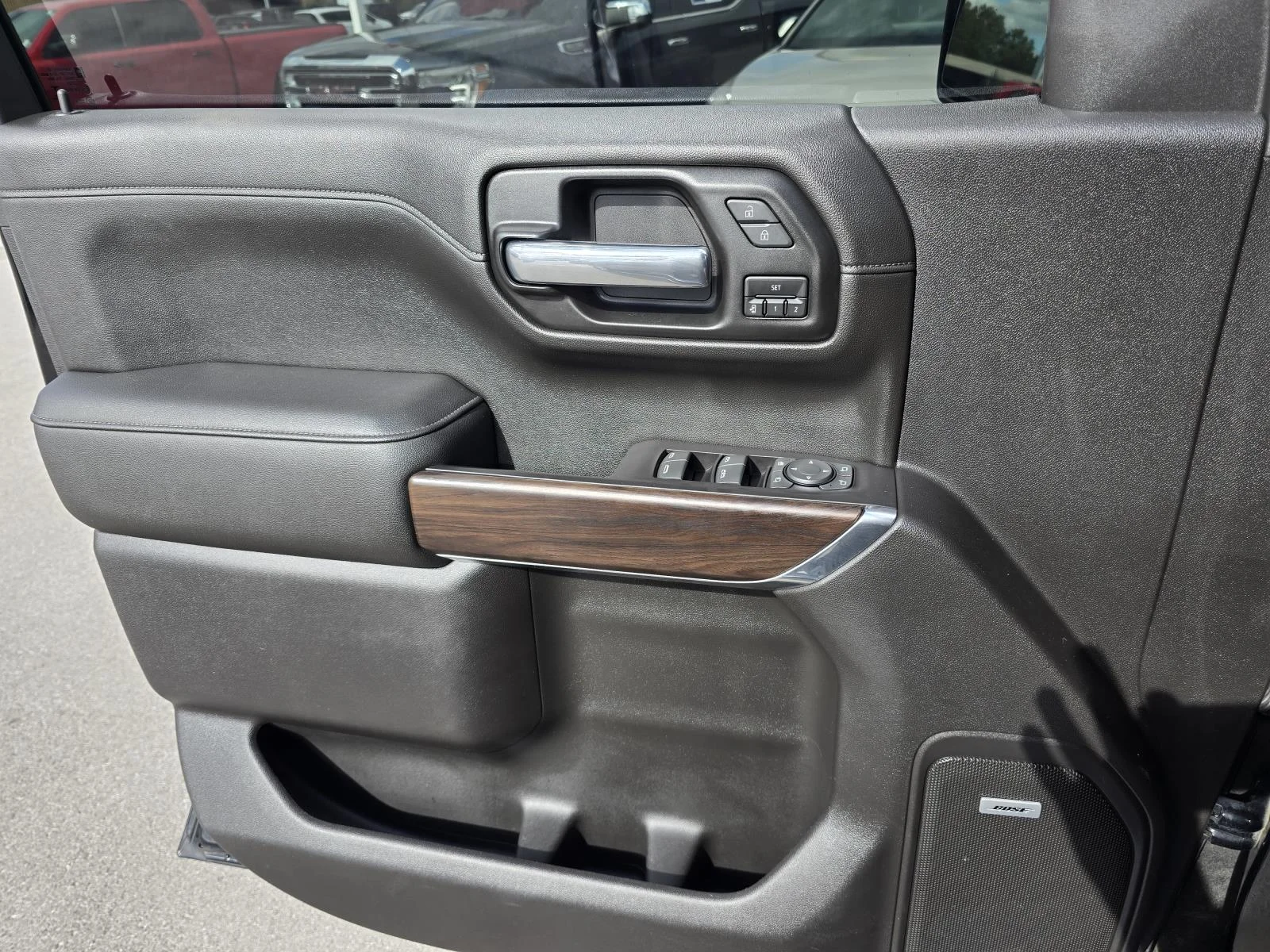 Used 2019 ONYX BLACK GMC SLT image 13