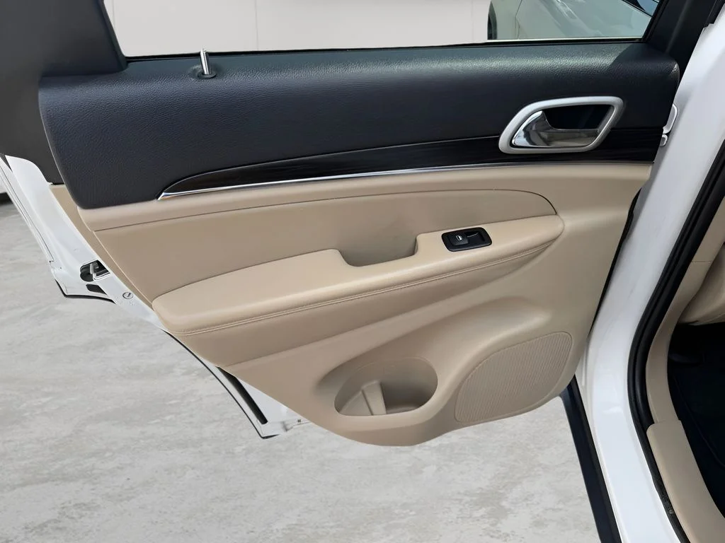 Used 2021 Bright White Clearcoat Jeep Limited image 10