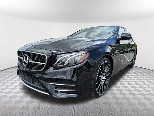 Used 2019 Red Mercedes-Benz 4MATIC® image 1