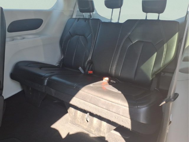 Used 2024  Chrysler Touring L image 18