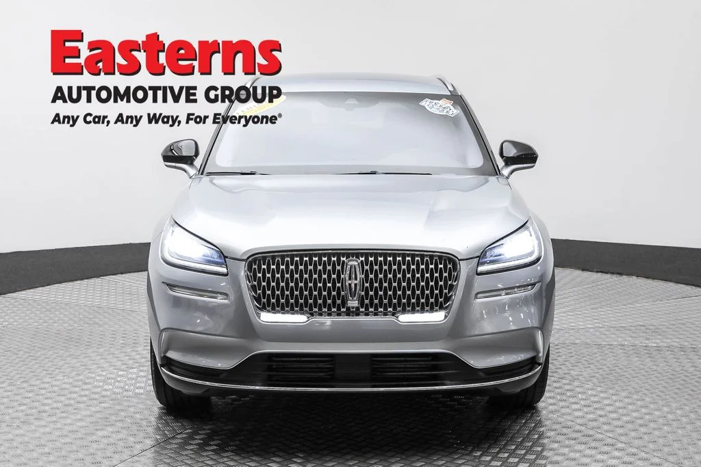 Used 2022 Silver Lincoln Standard image 2