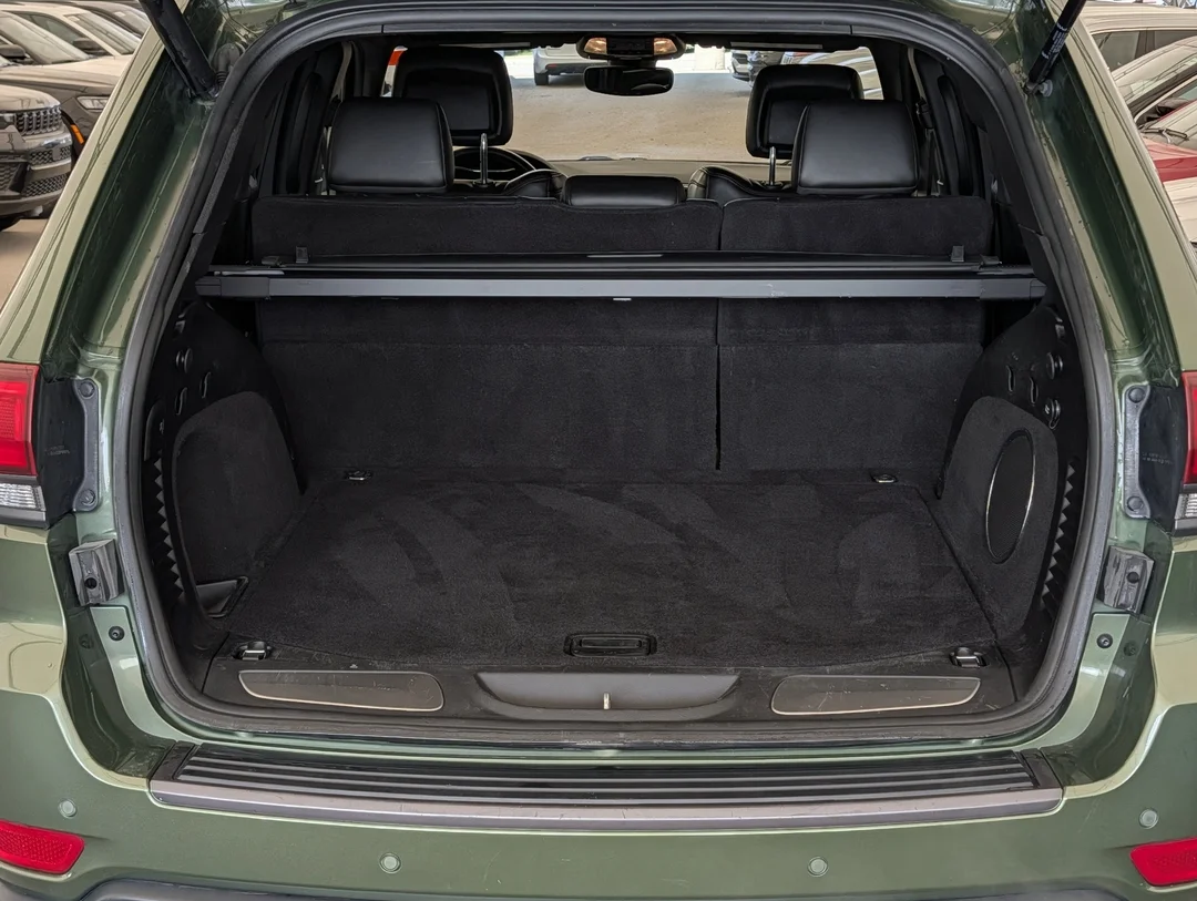 Used 2019 Green Jeep Trailhawk - - 4x4 - 5.7L HEMI V8 - Blind Spot Monitor - Backup Camera & More! image 32