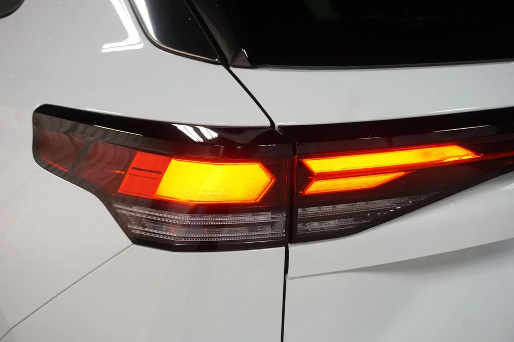New 2026 Pure White Volkswagen 2.0T SE image 29