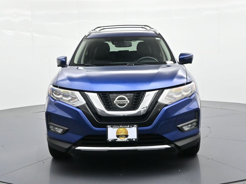 Used 2017 Caspian Blue Nissan SL image 3