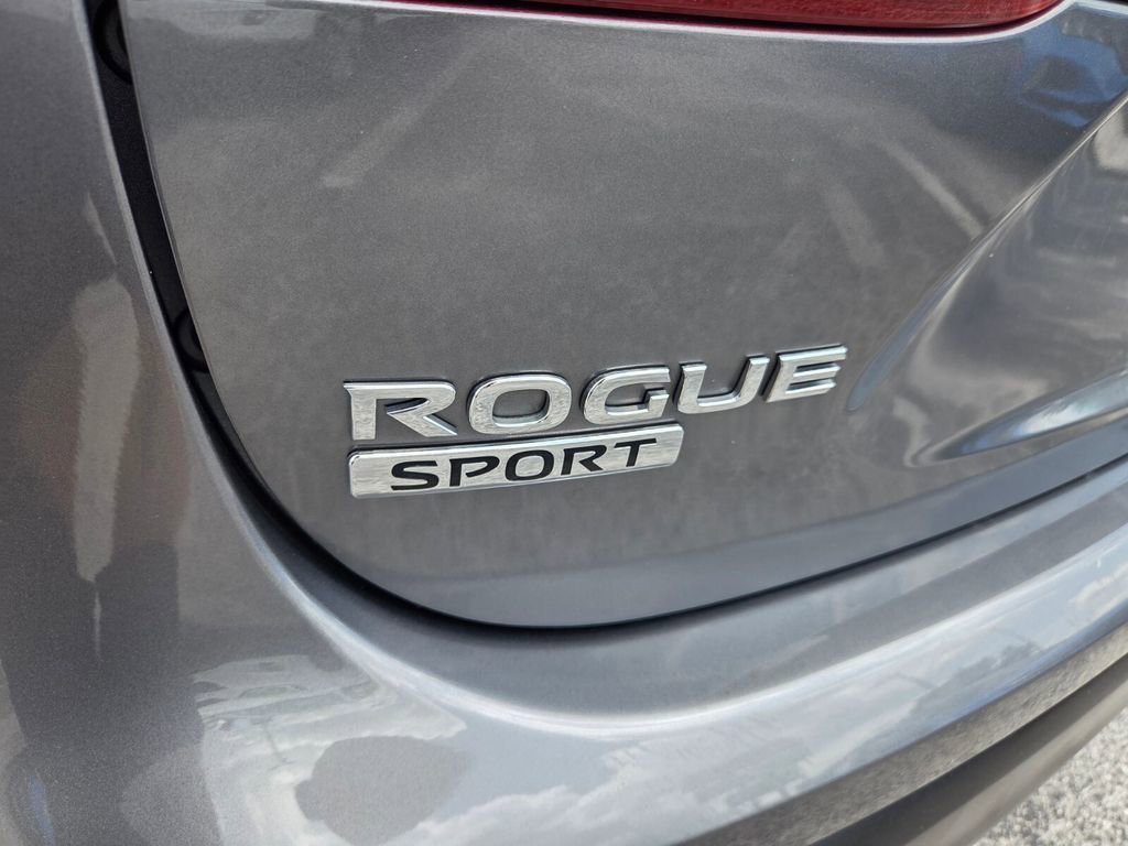 Used 2021 Gun Metallic Nissan SL image 12