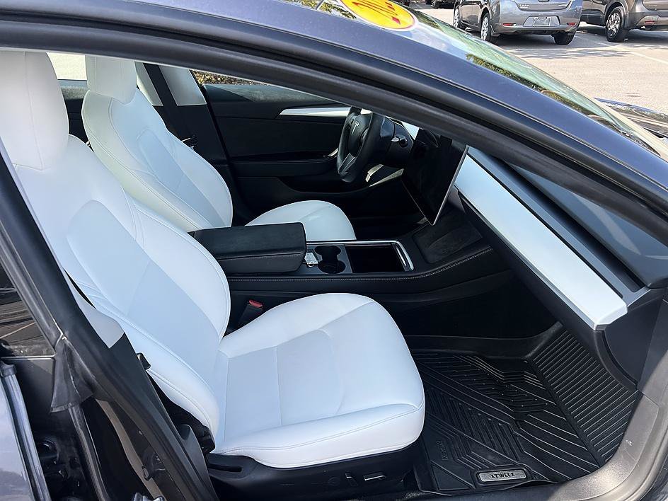 Used 2022 Midnight Silver Metallic Tesla Long Range image 17
