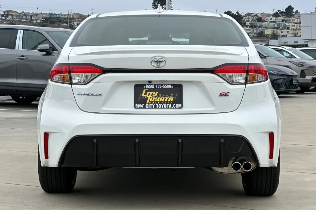 New 2027 Ice Cap Toyota  SE image 5