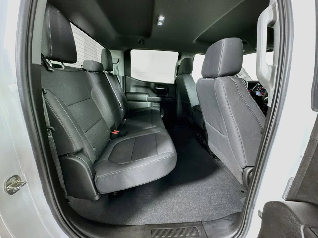 Used 2021 White Chevrolet LT image 33