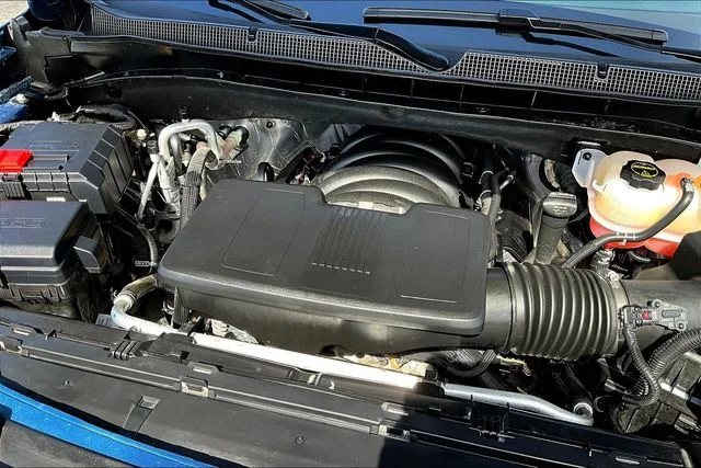 Used 2025 Blue Chevrolet Premier image 31