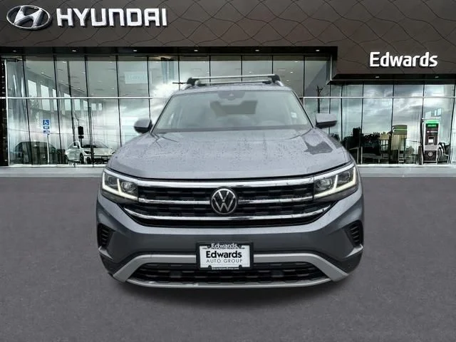 Used 2021 Silver Volkswagen SEL image 2