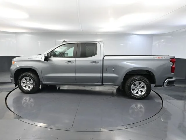 Used 2023 Gray Chevrolet LT image 7