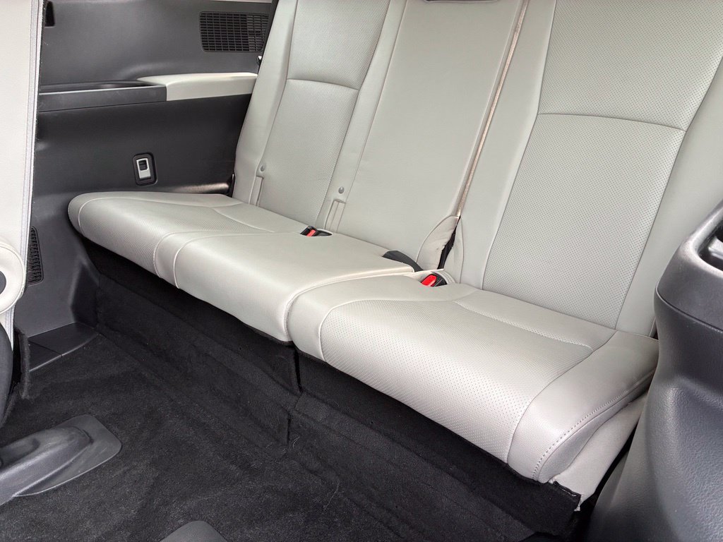 Used 2025 White Toyota Platinum image 31