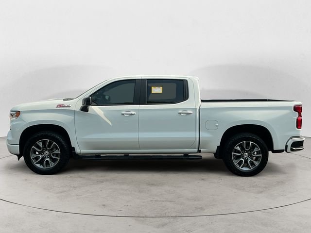 Used 2025 White Chevrolet RST image 8