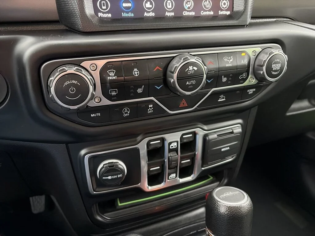 Used 2021  Jeep Sport Technology Group   Cold Weather Group image 27