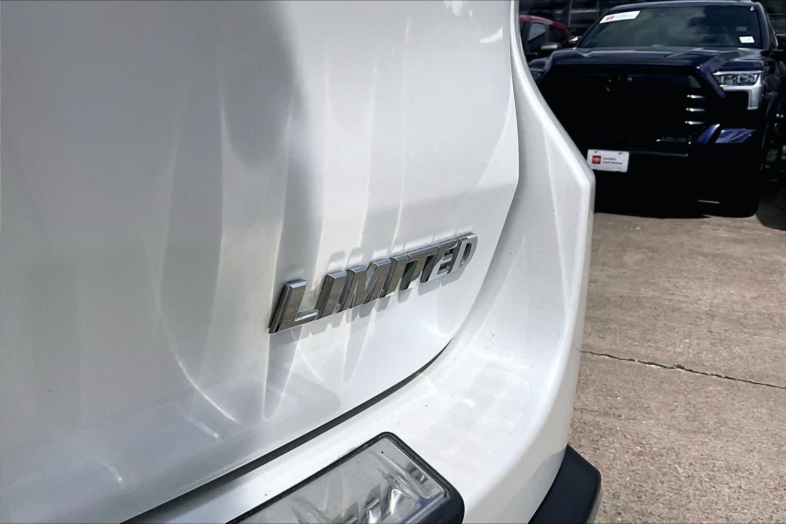Used 2017 Blizzard Pearl Toyota Limited image 10