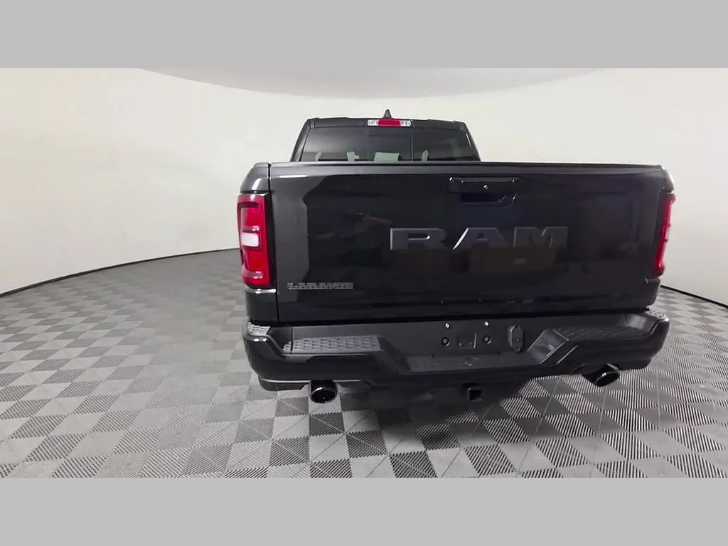 New 2026 Diamond Black Crystal Pearl-Coat Exterior Paint RAM Laramie image 27