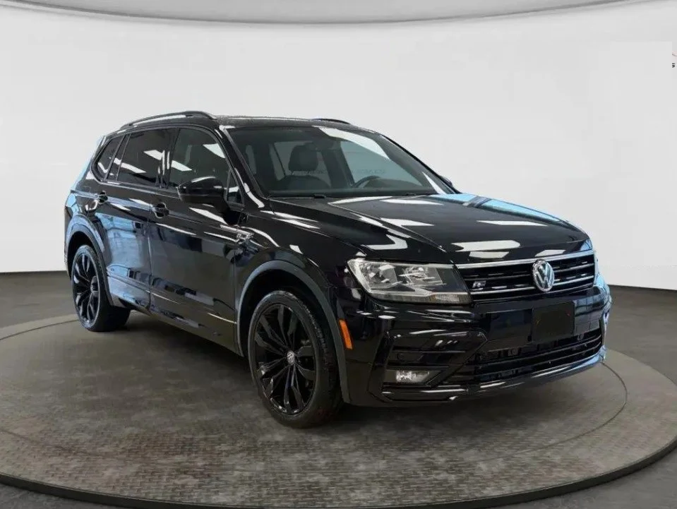 Used 2021 Black Volkswagen 2.0T SE R-Line Black image 10