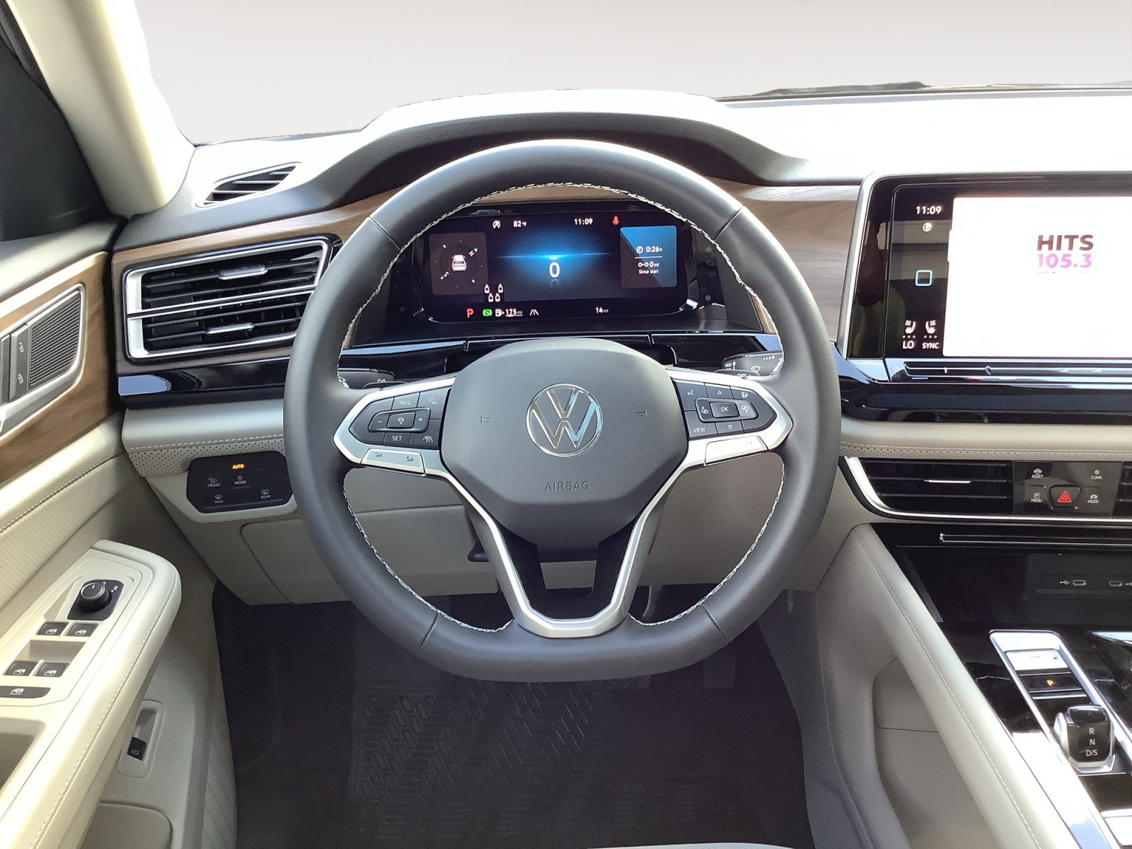 New 2026 Silver Mist Metallic Volkswagen 2.0T SE w/Technology image 15