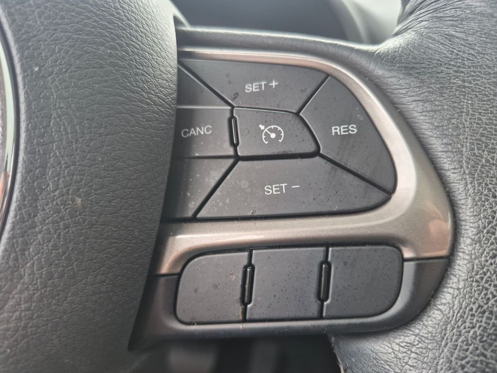 Used 2022 Black Jeep Limited image 25