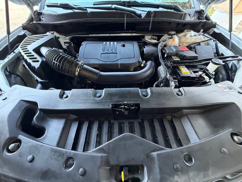 Used 2025 White Chevrolet LT image 20