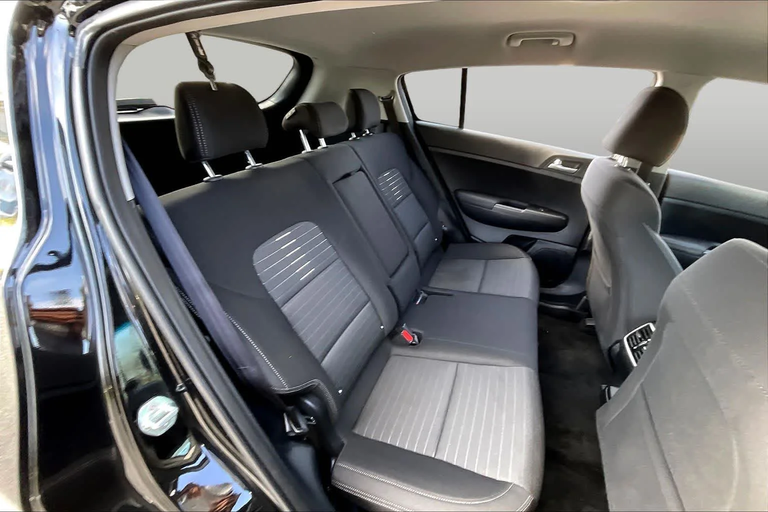 Used 2022 Black Cherry Kia LX image 35