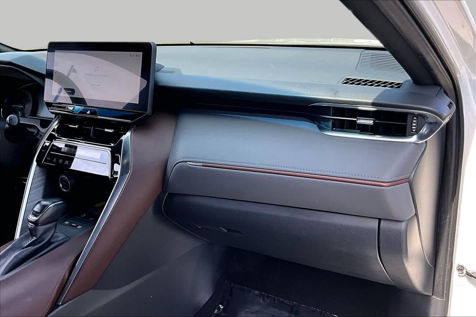Used 2023 Wind Chill Pearl Toyota XLE image 18