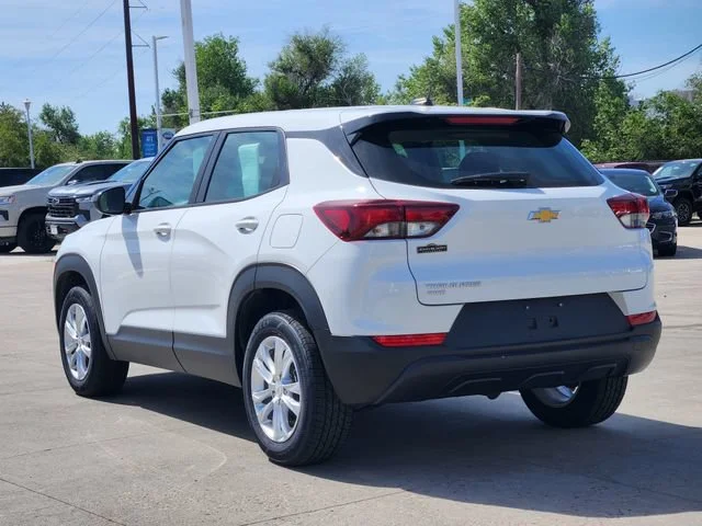 Used 2023 Summit White Chevrolet LS image 5